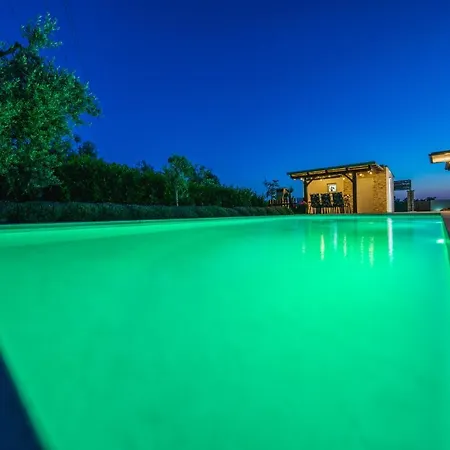 Leonardo House *
