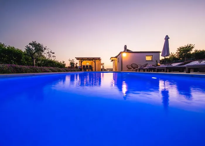 Holiday home Leonardo House *