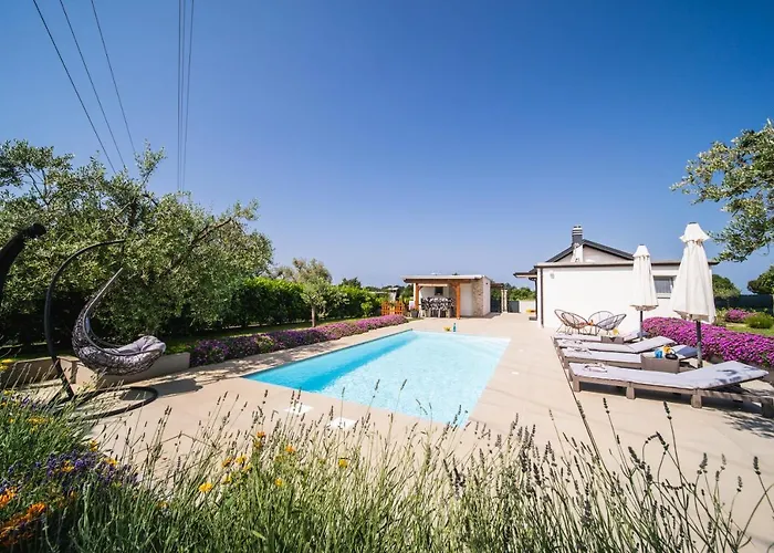 Leonardo House Semesterbostad Novigrad Istria